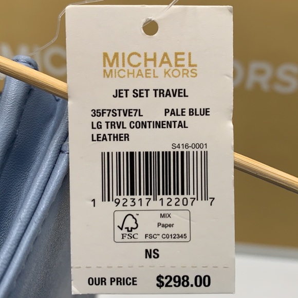 MICHAEL KORS LARGE TRAVEL CONTINENTAL WRISTLET PALE BLUE COLOR - Picture 11 of 11